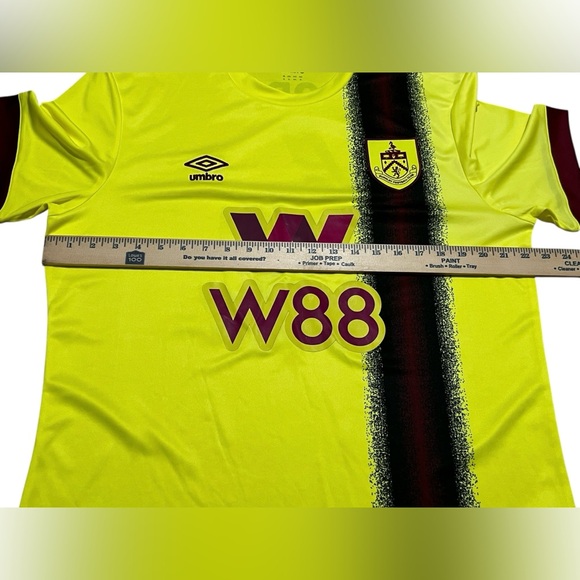 Umbro Burnley FC men’s Away soccer Jersey 2023/24 CORK #4 yellow maroon size XL - Picture 4 of 16